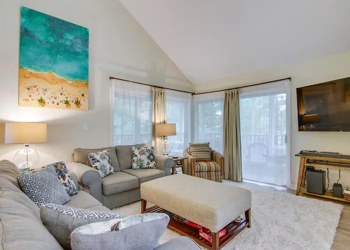 1 Mi To Beach: Sea Colony Condo W/ Balcony!