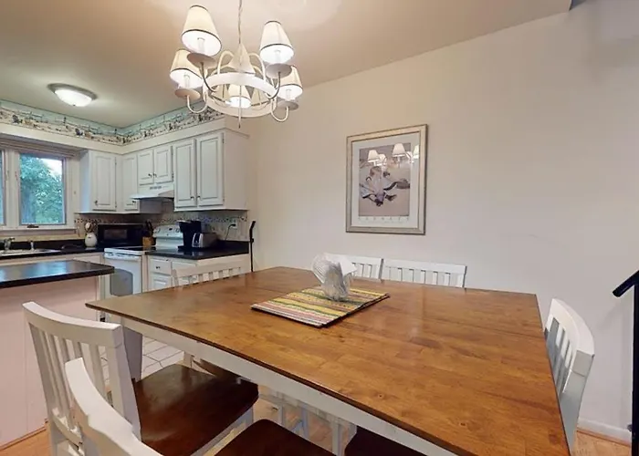 Sea Colony --- 2705 Round Robin Way